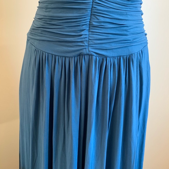 BCBGMaxAzria Strapless Full Length Prom Gown - Picture 4 of 8